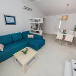 Katja In * Mittel-dalmatien Penzion Vinišće